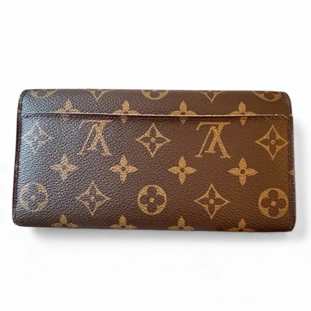 Louis Vuitton Illustre Animation Sarah Wallet Monogram Car Travel